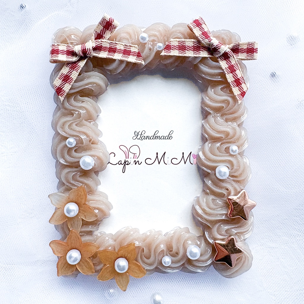 ベージュ うねうね ホイップデコ 硬質トレカケース B8 チェックリボン 花 星 大人可愛い カード ケース