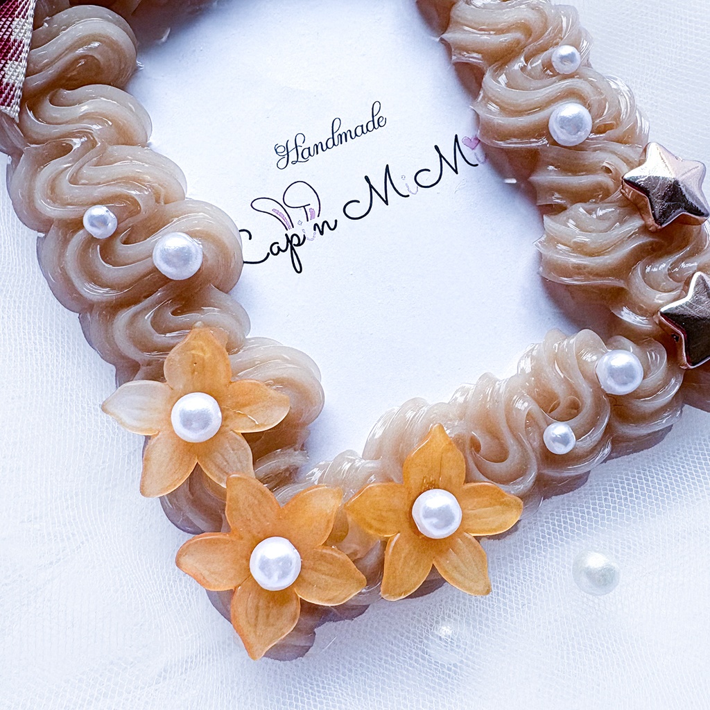 ベージュ うねうね ホイップデコ 硬質トレカケース B8 チェックリボン 花 星 大人可愛い カード ケース