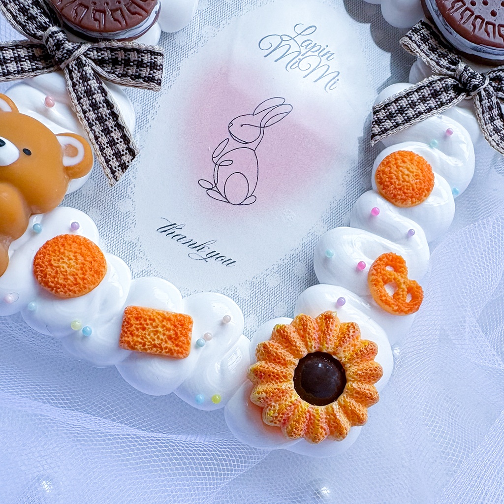 白 ホイップデコ 硬質トレカケース B8 くま チェック リボン クッキー お菓子 カード ケース 茶