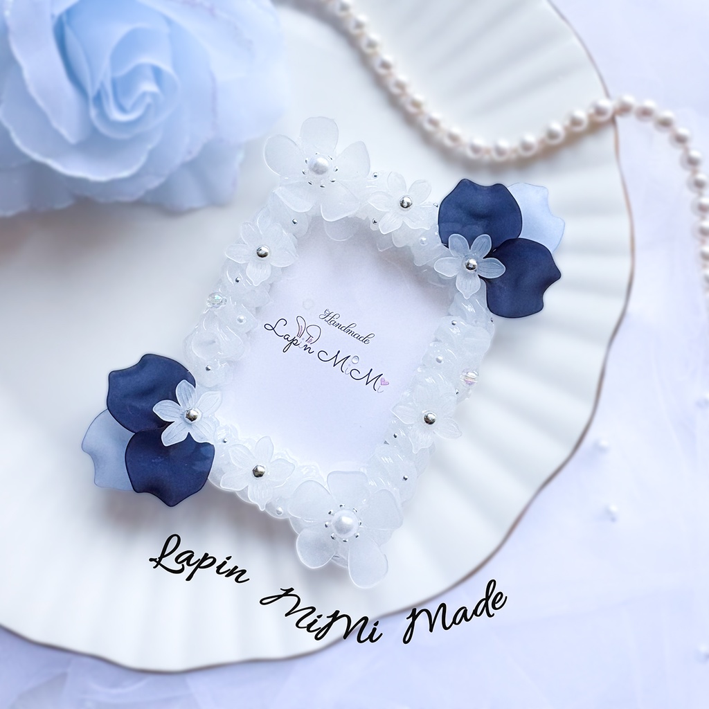 クリア ホイップデコ ブルーグレー 春 お花 桜 マット ホワイト 硬質トレカケース チェキ きれいめ カード ケース