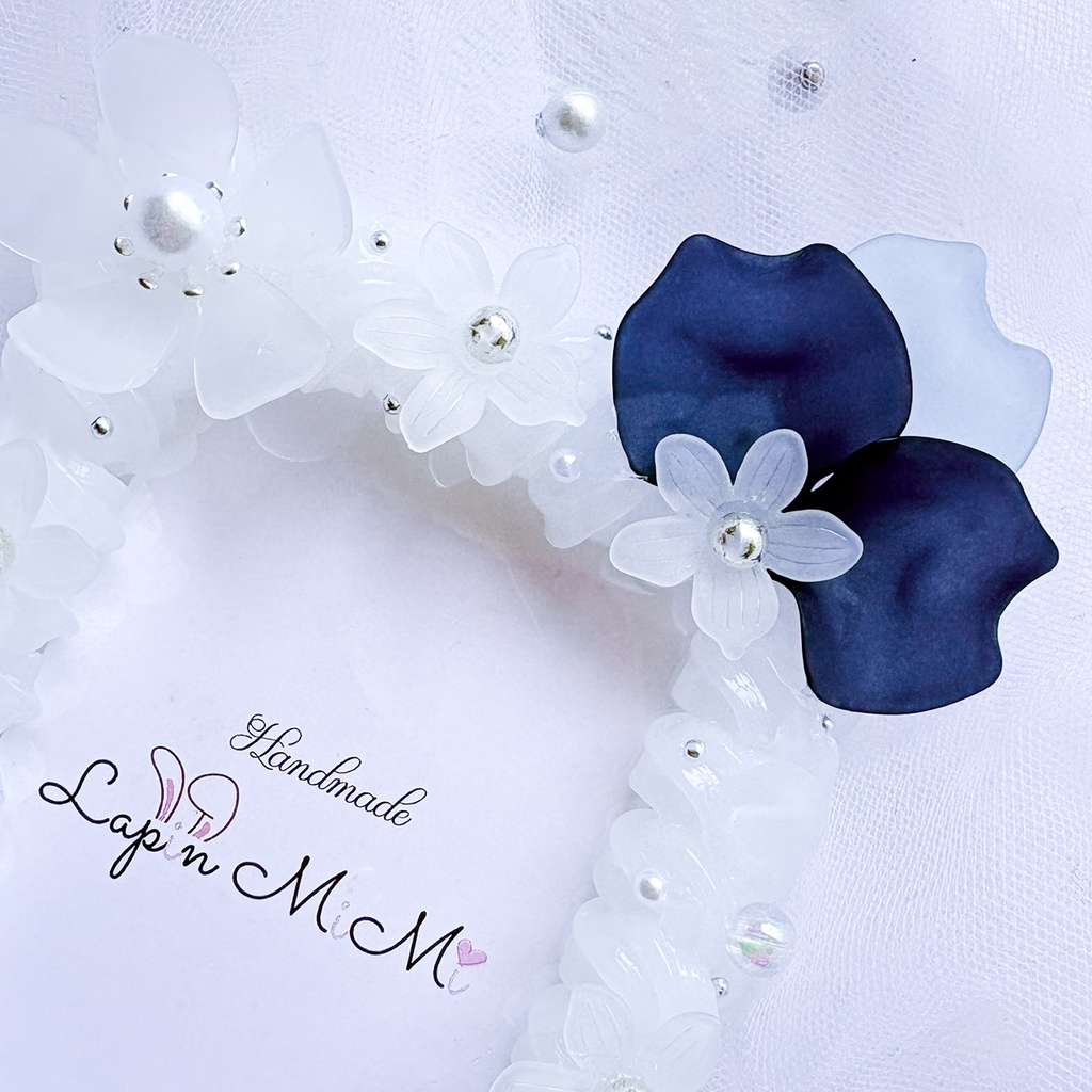 クリア ホイップデコ ブルーグレー 春 お花 桜 マット ホワイト 硬質トレカケース チェキ きれいめ カード ケース