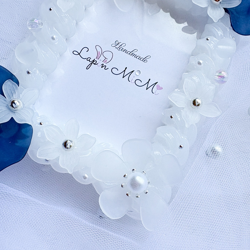 クリア ホイップデコ ブルーグレー 春 お花 桜 マット ホワイト 硬質トレカケース チェキ きれいめ カード ケース