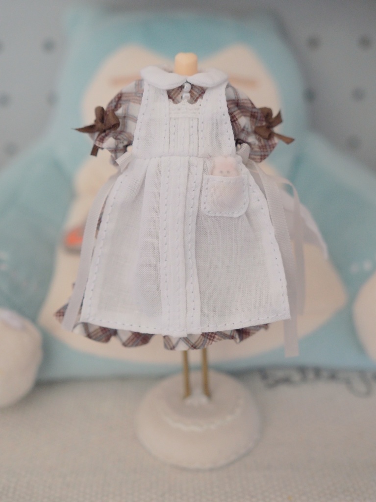 うさといっしょエプロンドレス