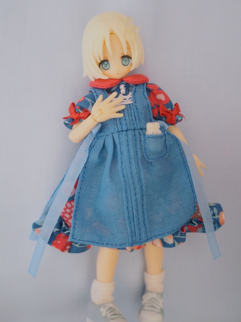 うさといっしょエプロンドレス