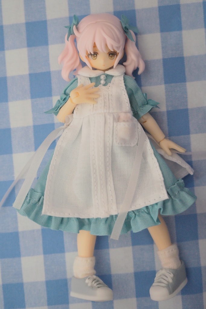 うさといっしょエプロンドレス