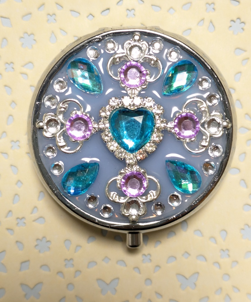 変身コンパクト風ピルケース(ハート&ドロップ)