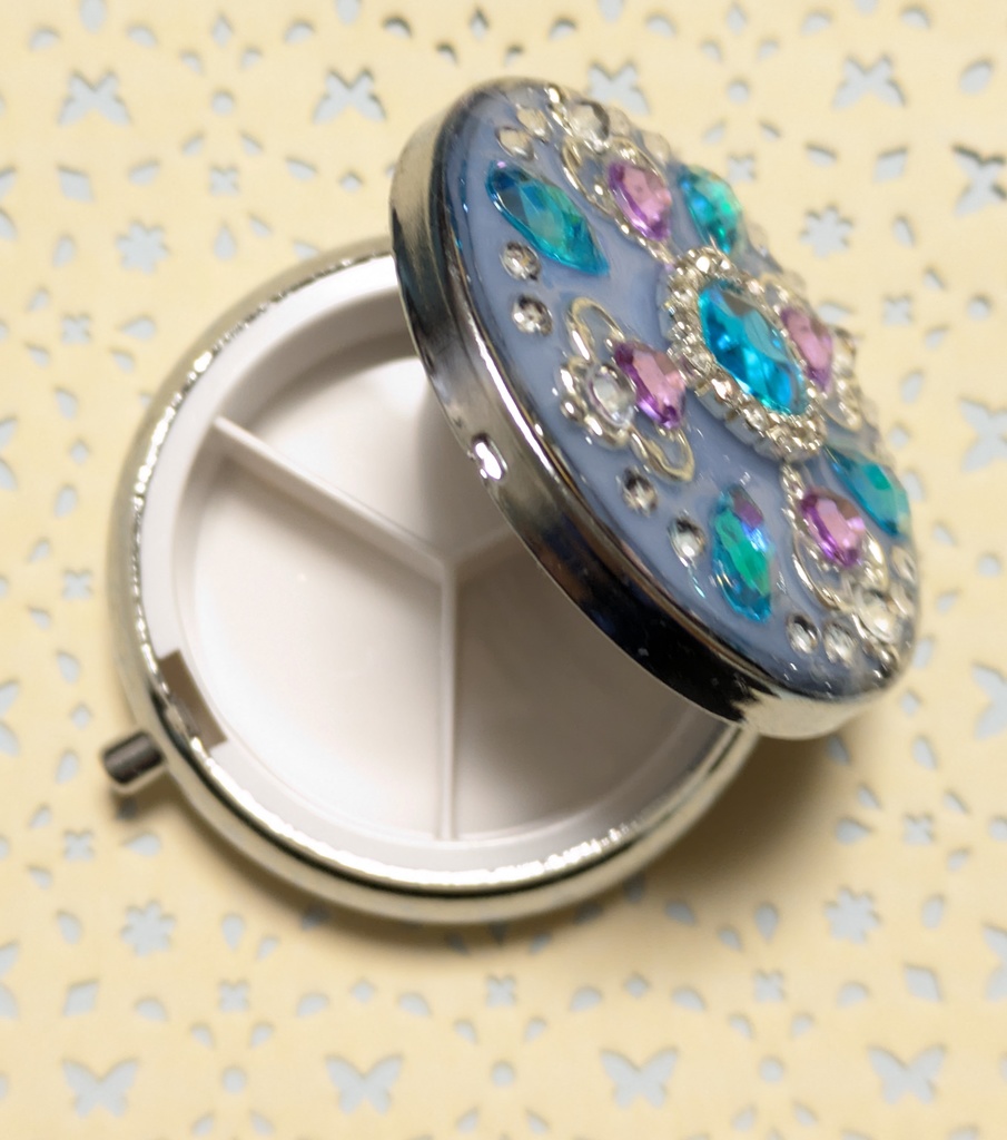 変身コンパクト風ピルケース(ハート&ドロップ)