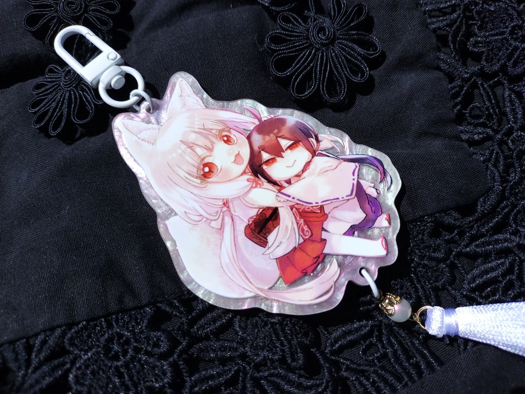 きつねタッセルアクキー