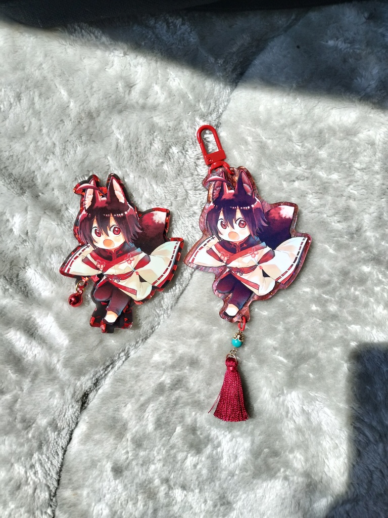 きつねタッセルアクキー