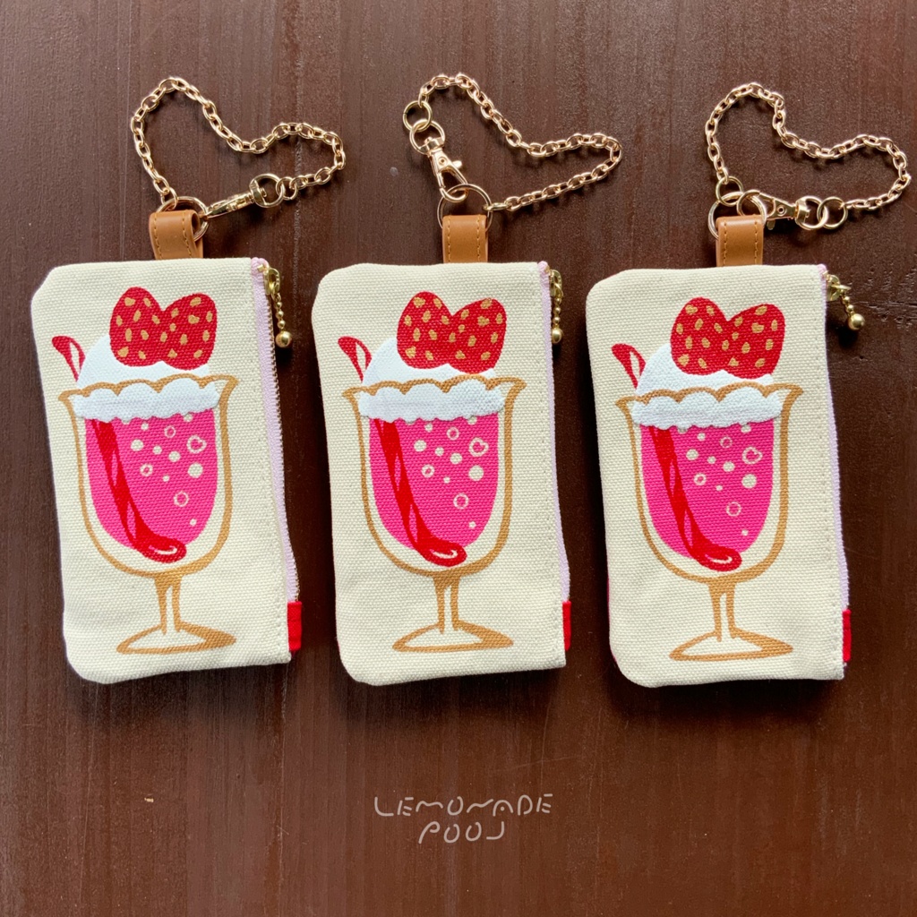 【送料無料】ストロベリークリームソーダ チャームつきミニミニポーチ