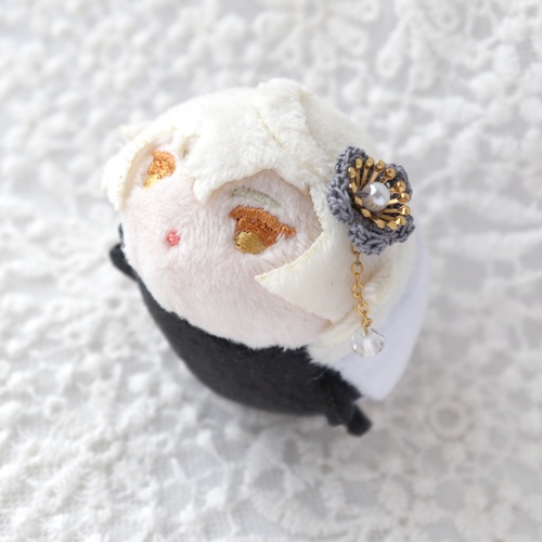 髪飾り　梅の花ミニ　グレー