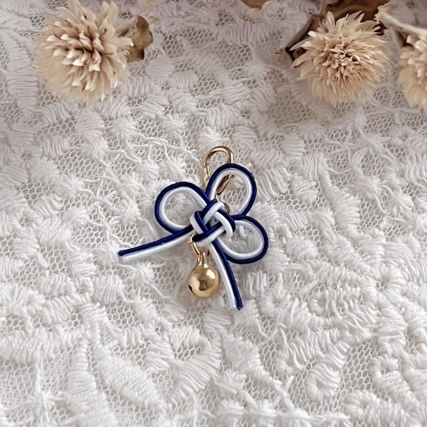 水引チャーム 紺 叶結び
