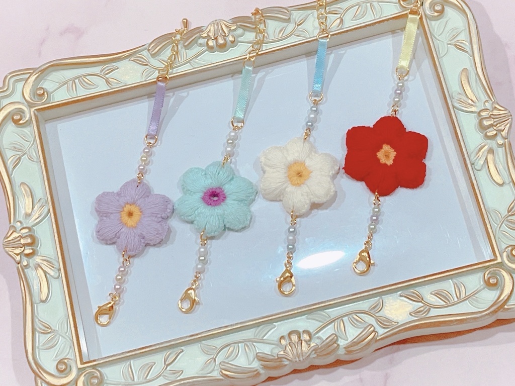 ぽこぽこ刺繍フラワーのポシェット🌼🌿