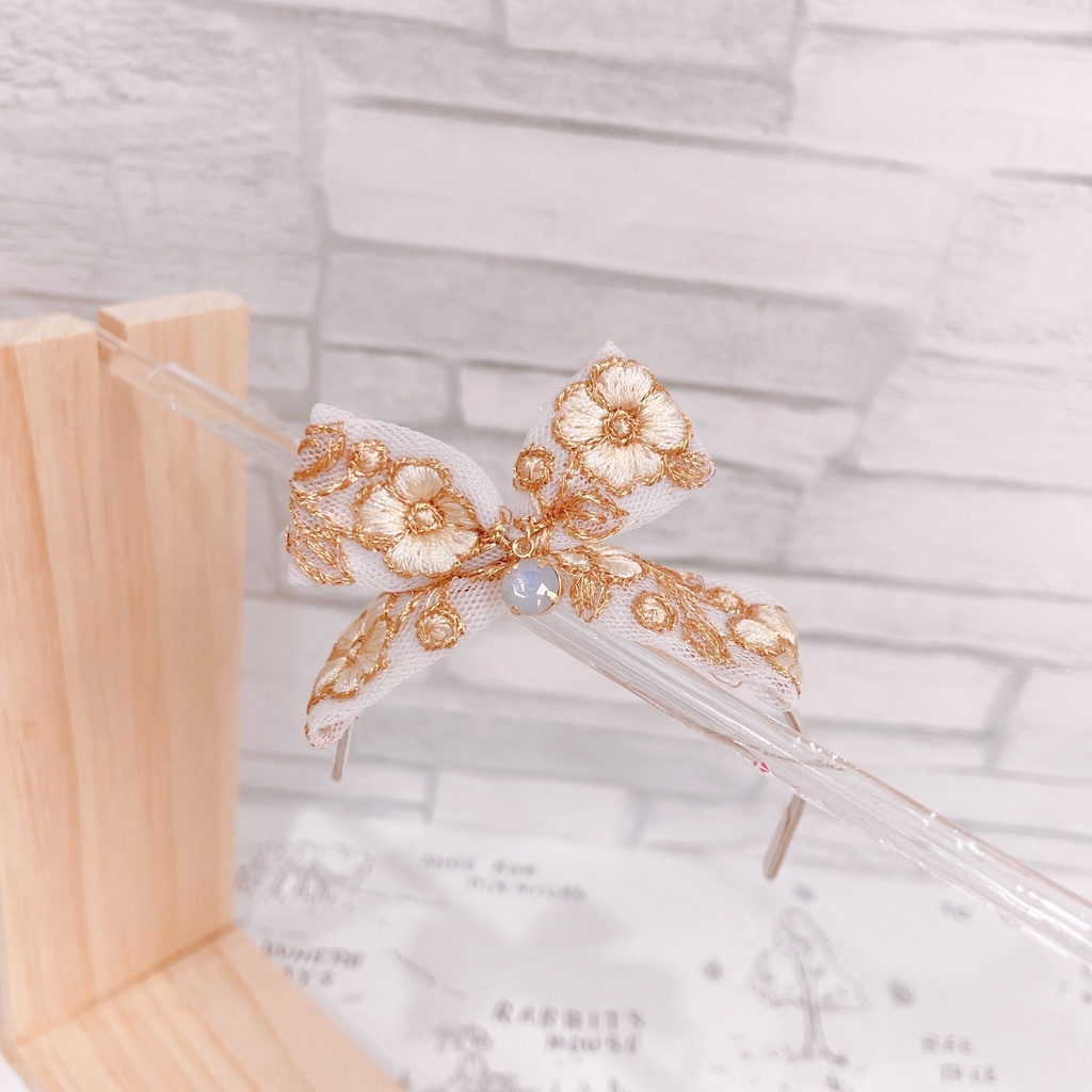 刺繍リボンカチューシャ