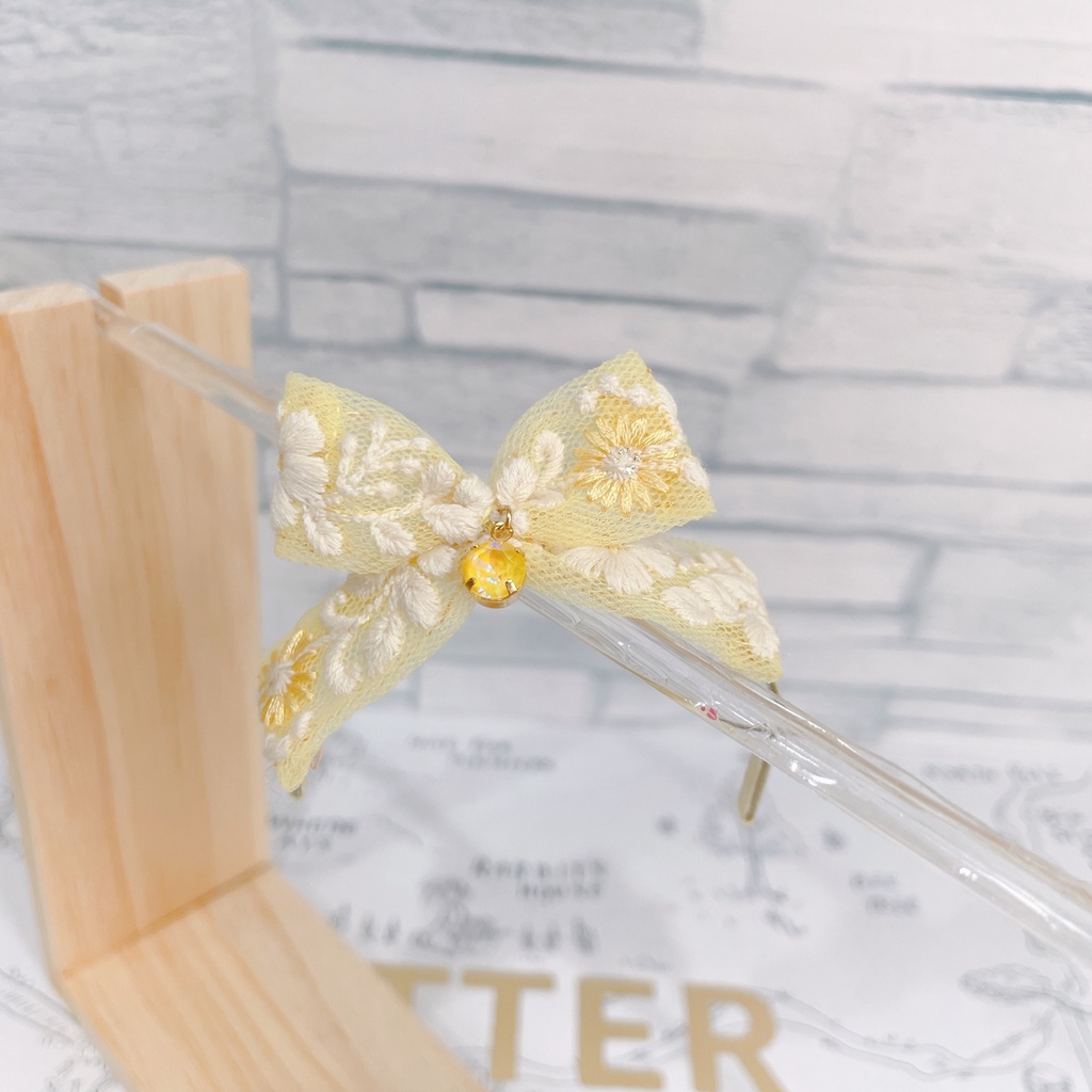 刺繍リボンカチューシャ