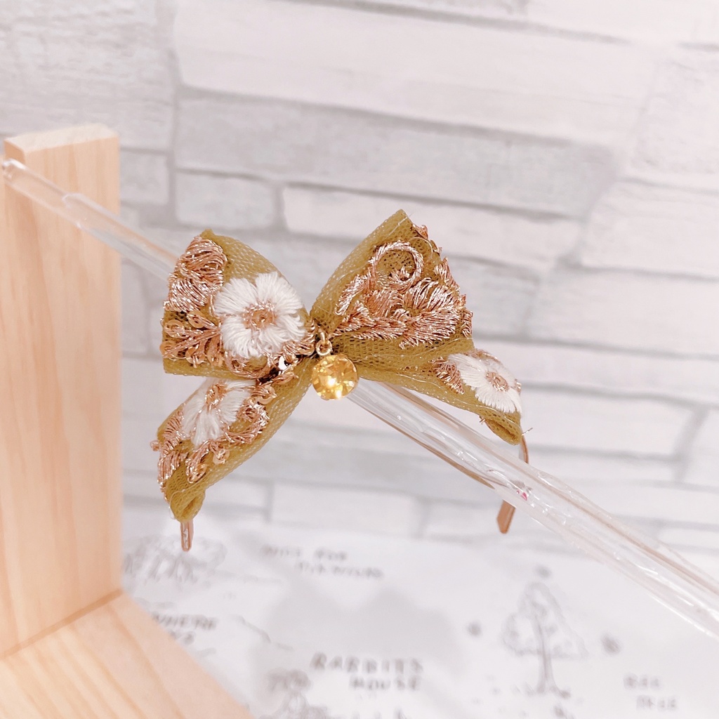 刺繍リボンカチューシャ