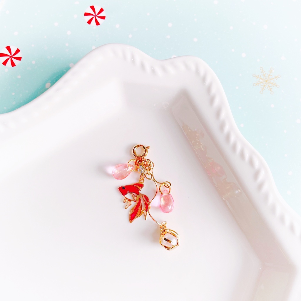 金魚のピアス