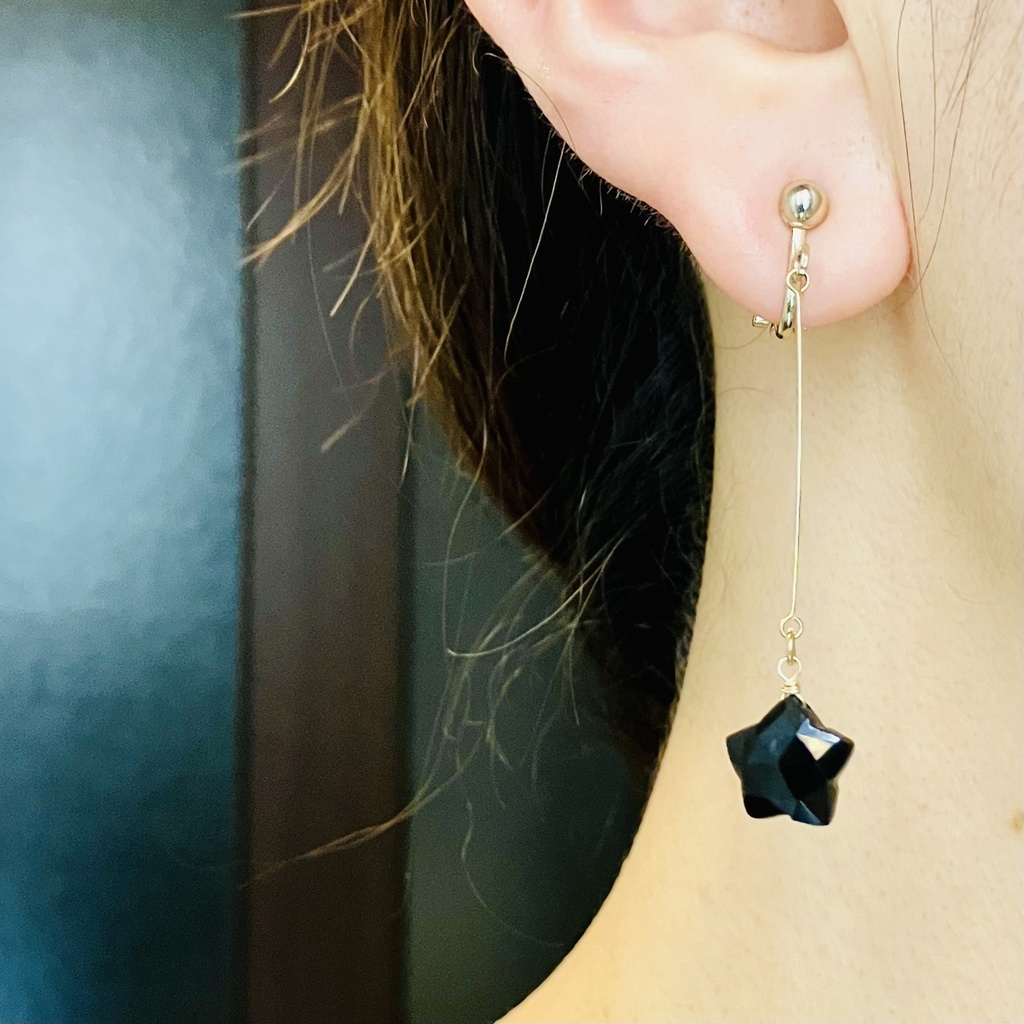 ブラックスターピアス/イヤリング