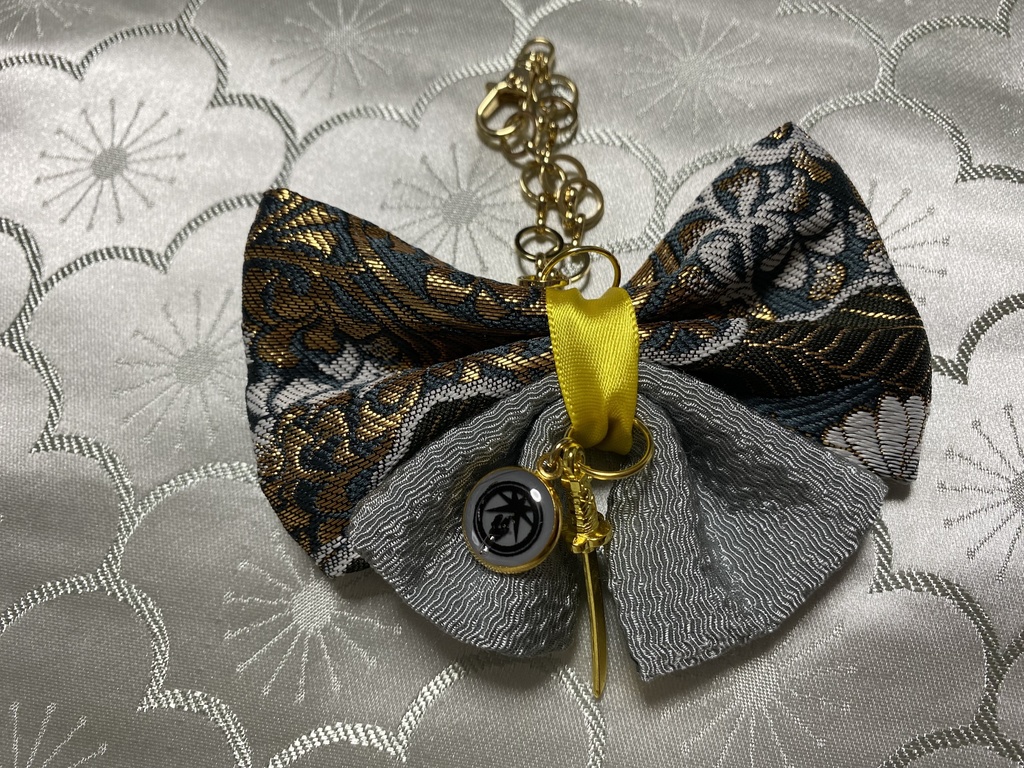 刀剣乱舞 金襴リボンバッグチャーム 東京心覚 紋&刀チャーム付き