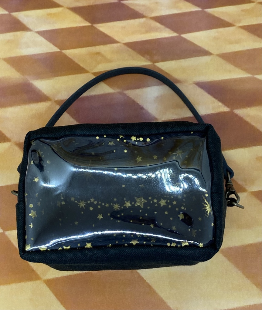 もちもちマスコットポーチ 黒×可愛い柄