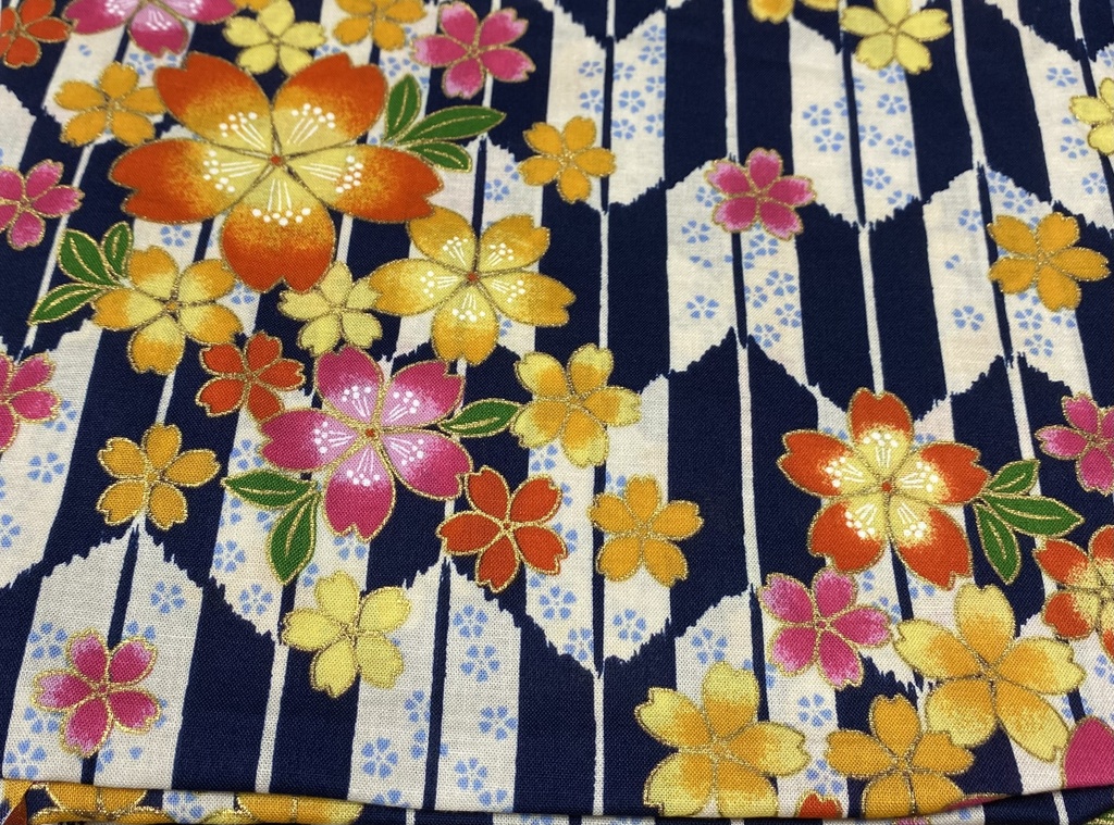 もちもちマスコットポーチ 黒×和柄