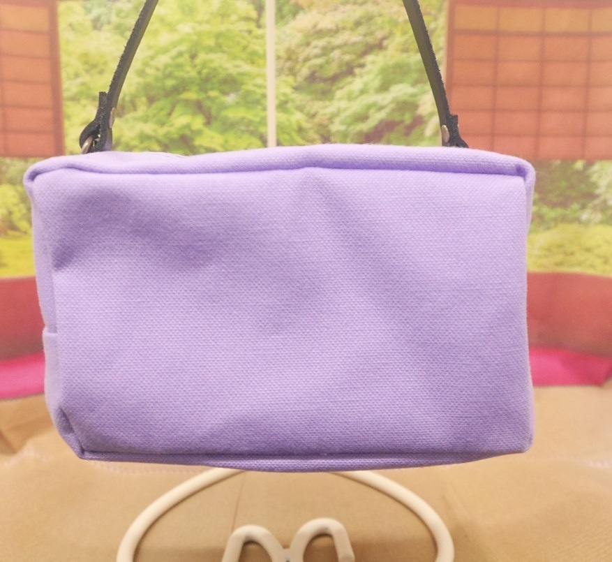 もちもちマスコットポーチ ラベンダー×可愛い柄