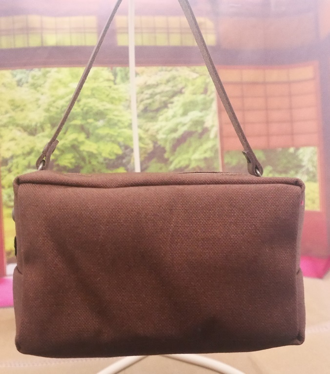 もちもちマスコットポーチ ブラウン×和柄