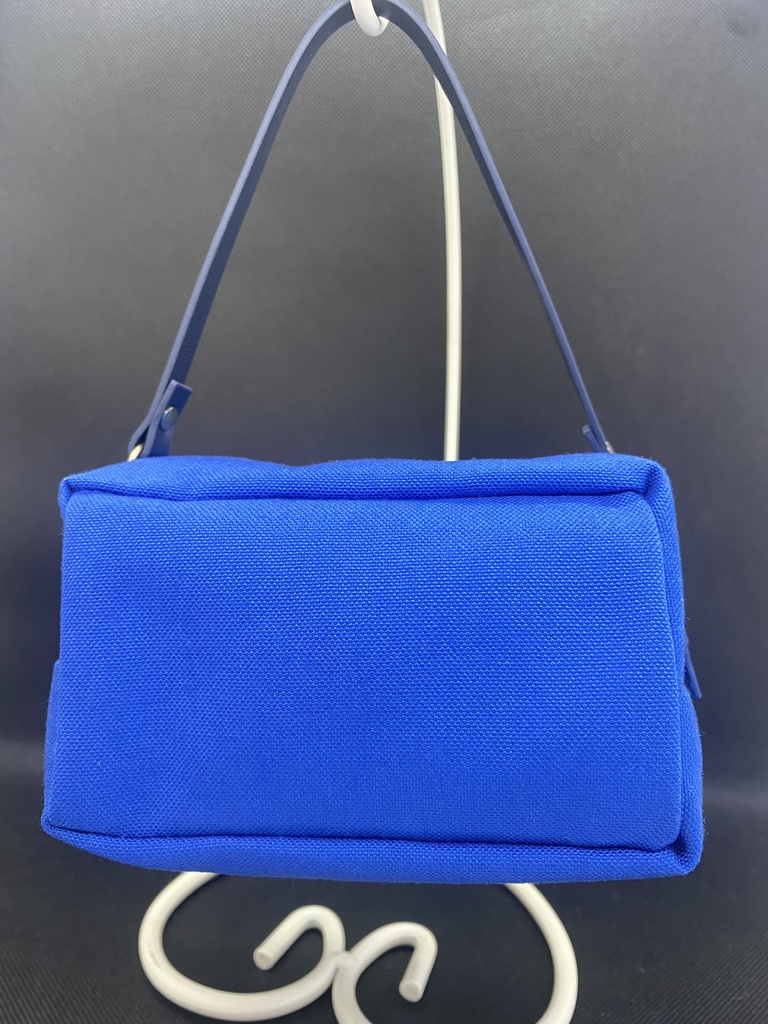 もちもちマスコットポーチ ブルー×和柄