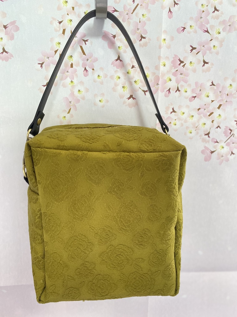 もちもちマスコット4体用ポーチ 薔薇柄ジャガード