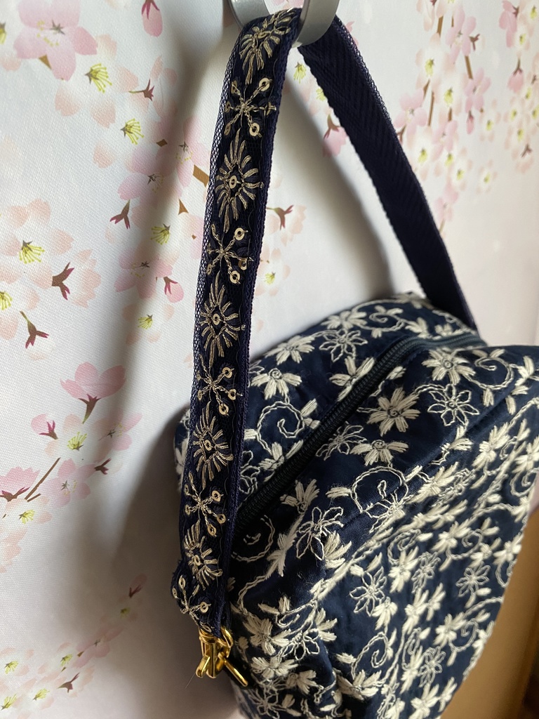 ぬいぐるみ用ポーチ レース×無地 刺繡リボン