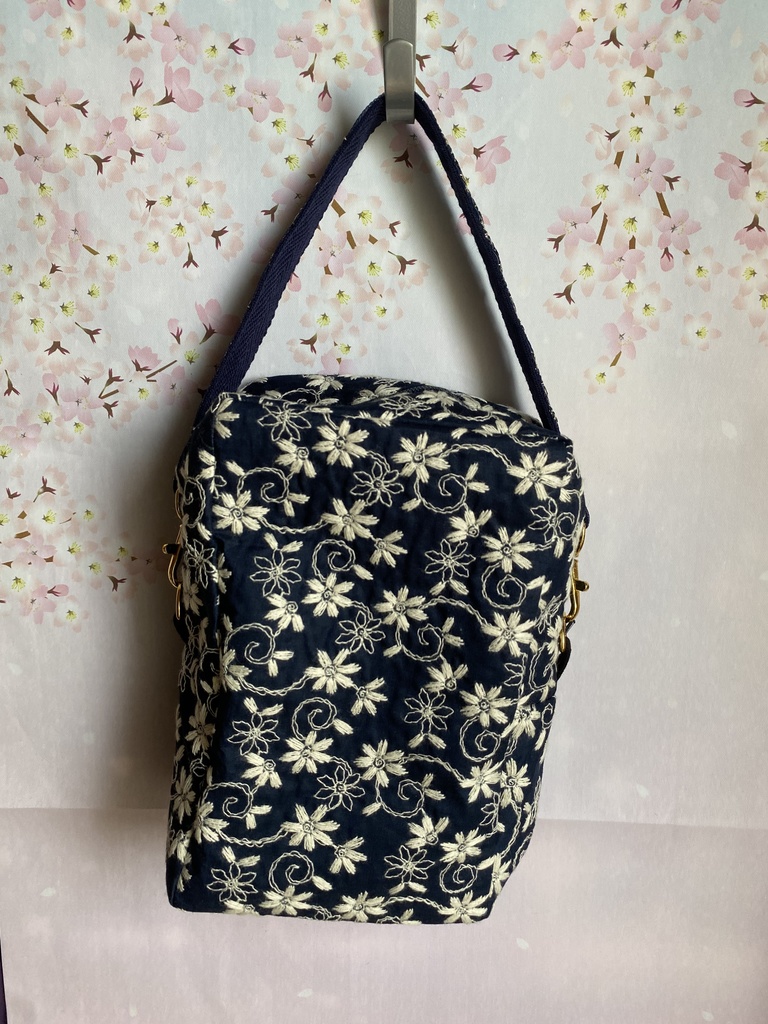 ぬいぐるみ用ポーチ レース×無地 刺繡リボン