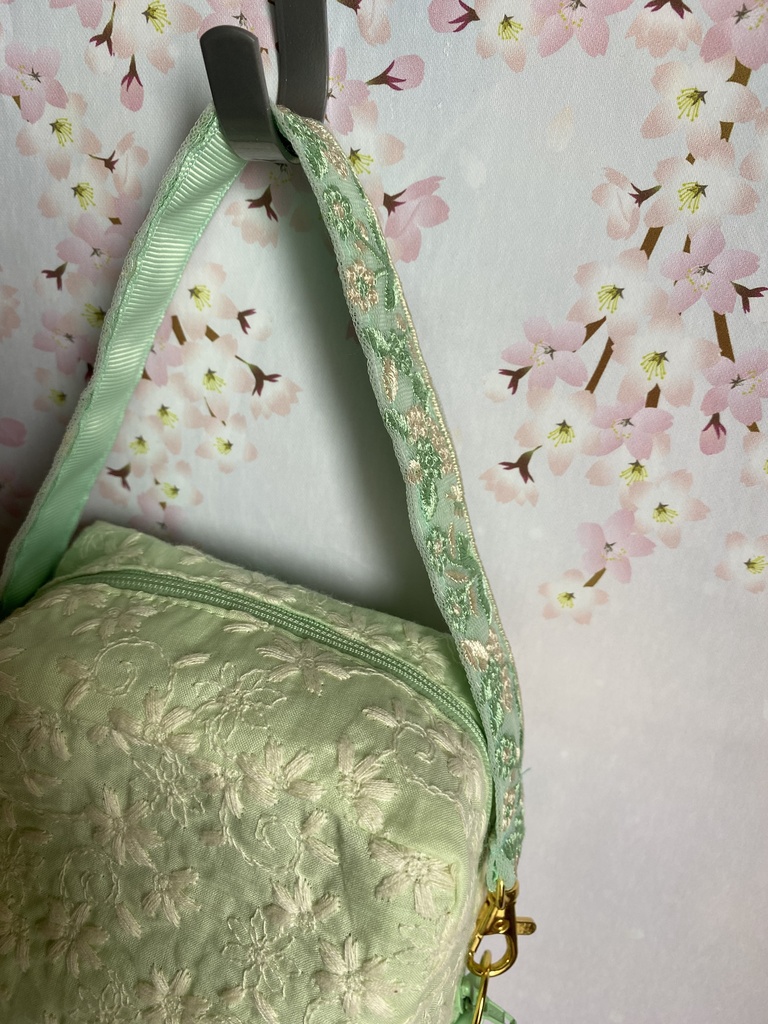 ぬいぐるみ用ポーチ レース×無地 刺繡リボン