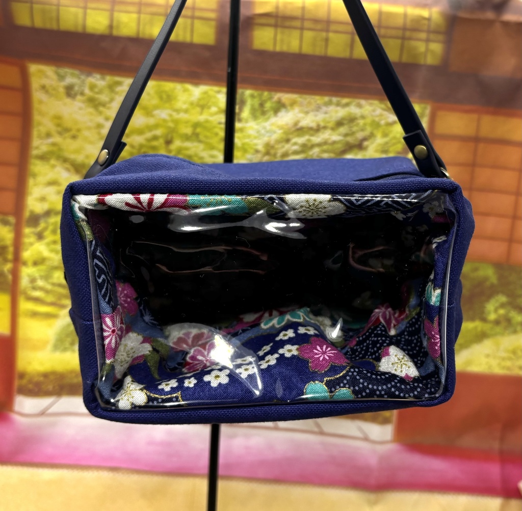 もちぬい２体用ポーチ　明るめネイビー×和柄