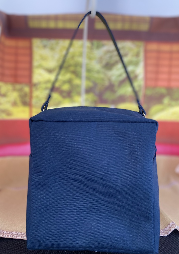 もちもちマスコット4体用ポーチ 無地×うさぎ鞠柄