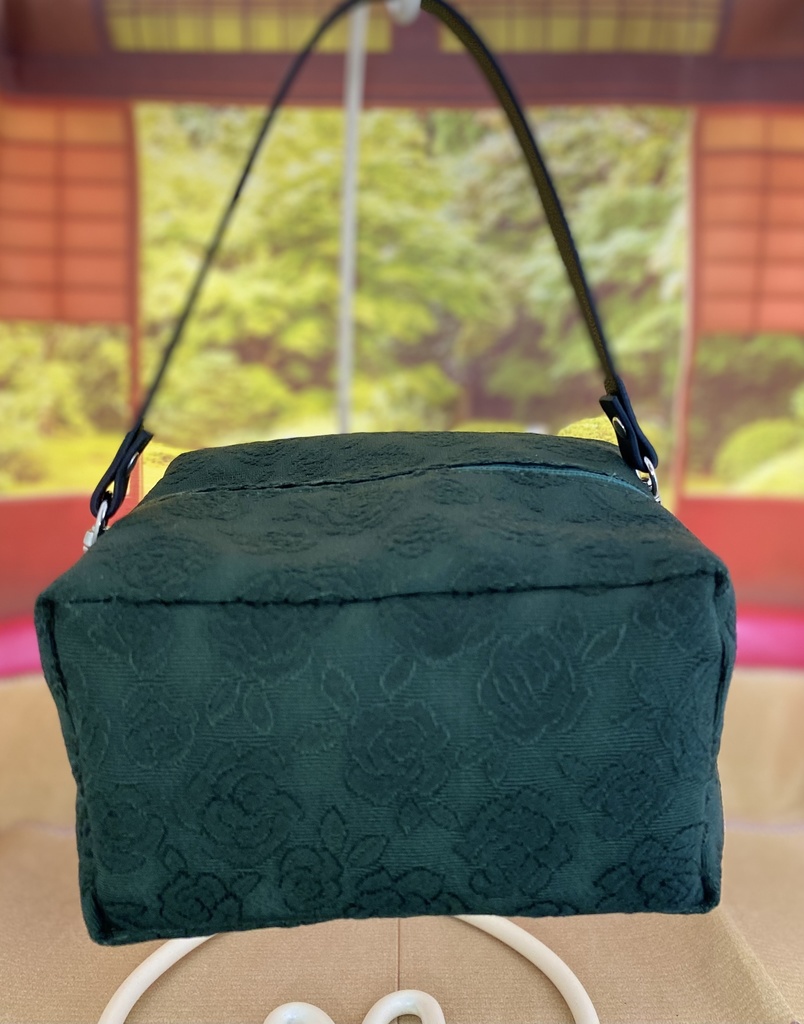 もちもちマスコット2体用ポーチ 薔薇柄ジャガード