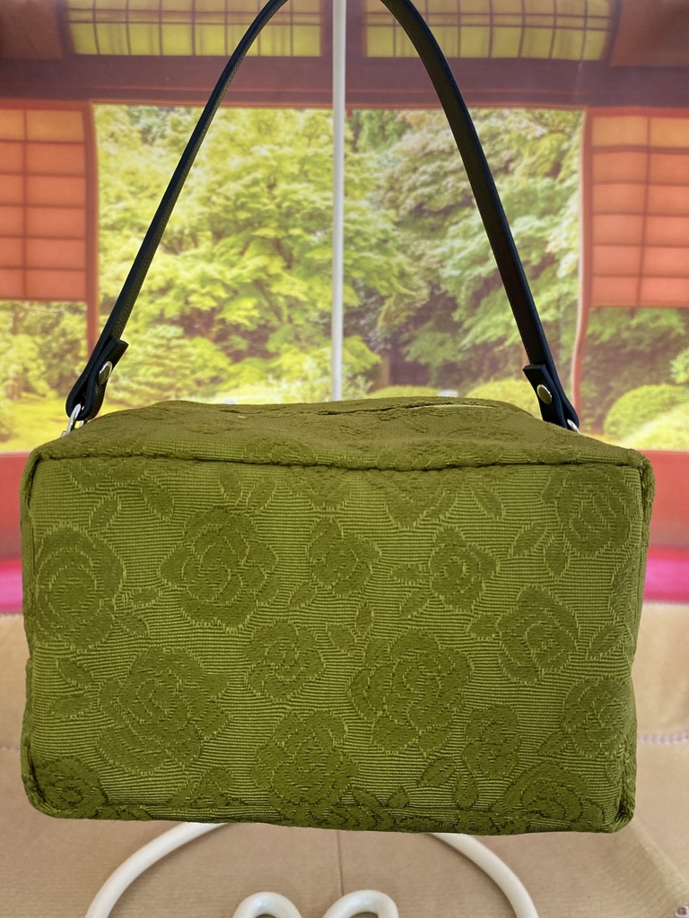 もちもちマスコット2体用ポーチ 薔薇柄ジャガード