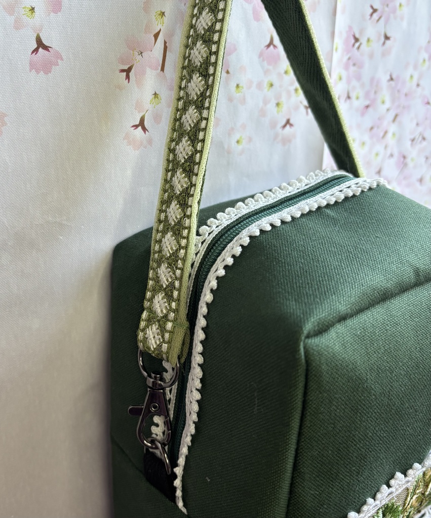 ぬいぐるみ用ポーチ 刺繍リボン 帽子なし