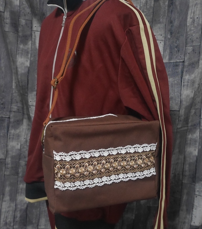 ぬいぐるみ用ショルダーバッグ 2体用帽子なし 刺繍リボン