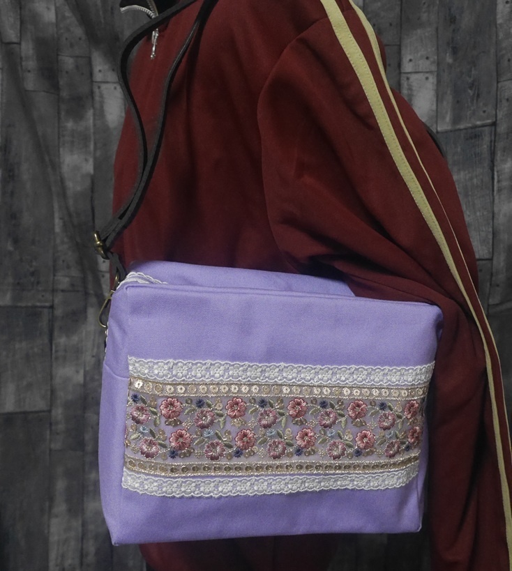 ぬいぐるみ用ショルダーバッグ 2体用帽子なし 刺繍リボン