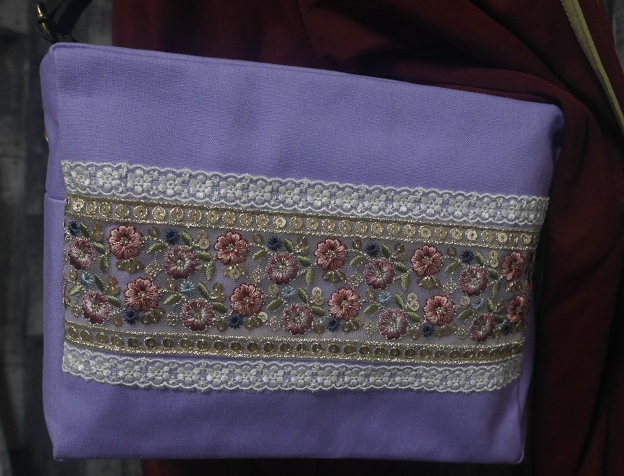 ぬいぐるみ用ショルダーバッグ 2体用帽子なし 刺繍リボン