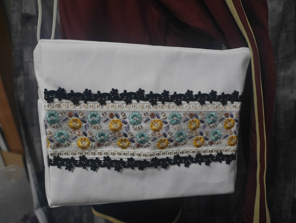 ぬいぐるみ用ショルダーバッグ 2体用帽子なし 刺繍リボン