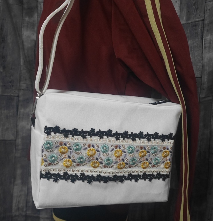 ぬいぐるみ用ショルダーバッグ 2体用帽子なし 刺繍リボン