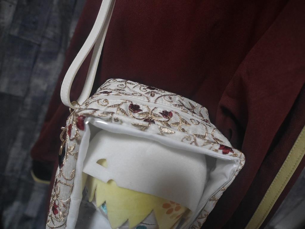 刺繍生地 ぬいぐるみ用ショルダーバッグ