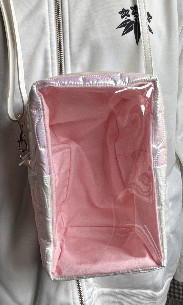 ぬいぐるみ用ショルダーバッグ　オーロラカラーホワイト×ピンク系　Ｏ　Ｗ