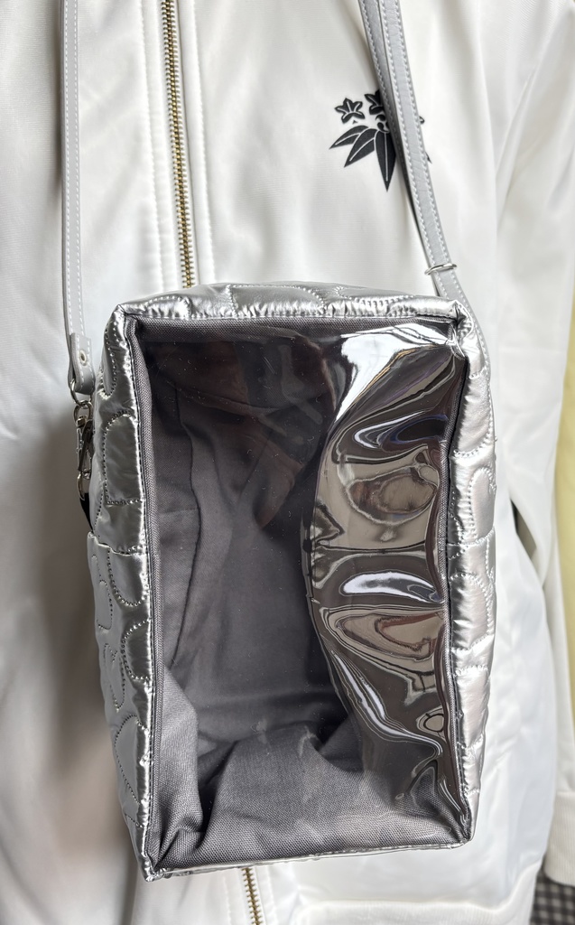 ぬいぐるみ用ショルダーバッグ　メタリックキルト　シルバー　Ｏ　Ｗ