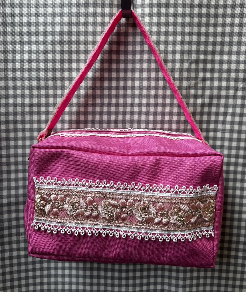 ぬいぐるみ用ポーチ 2体用 刺繍リボン