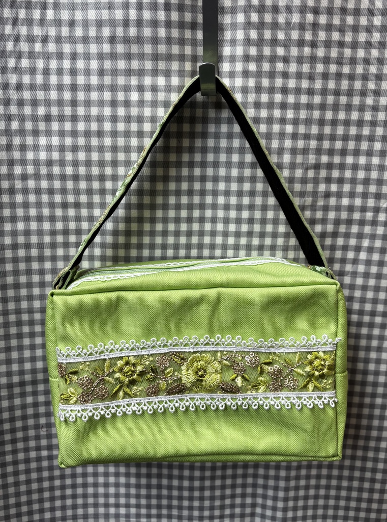 ぬいぐるみ用ポーチ 2体用 刺繍リボン