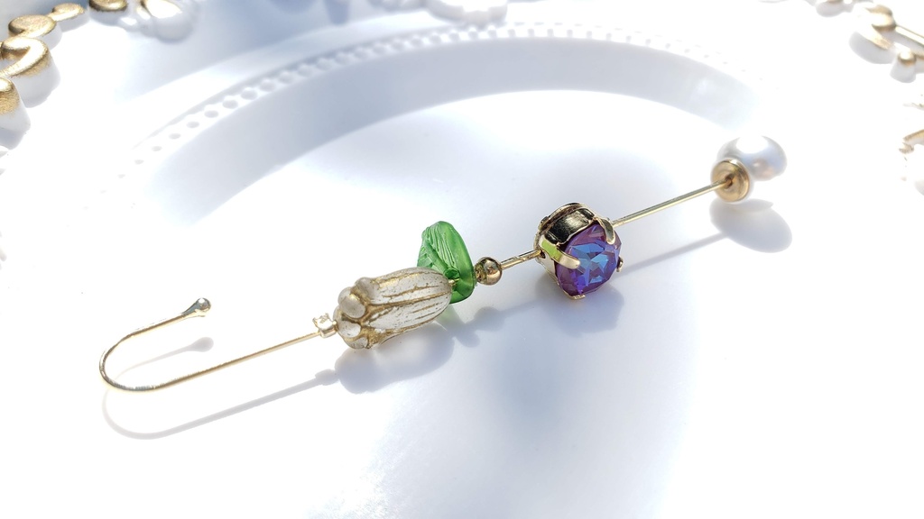 キャラクターイメージ・デザインフックピアス