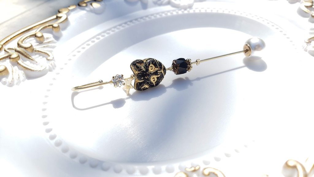 キャラクターイメージ・デザインフックピアス