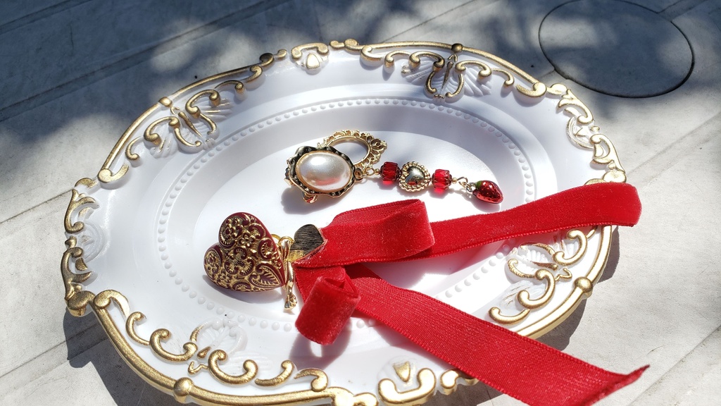 キャラバンガチャイメージピアス「バレンティーノ」